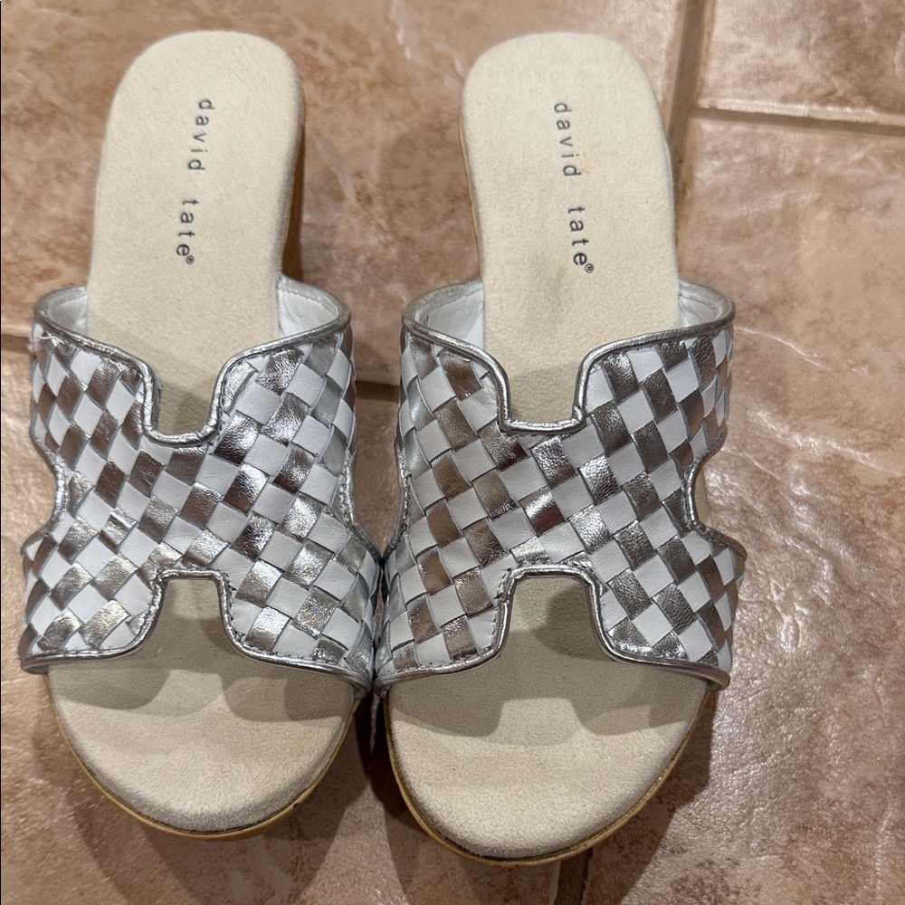 David Tate Silver/White Leather Wedges